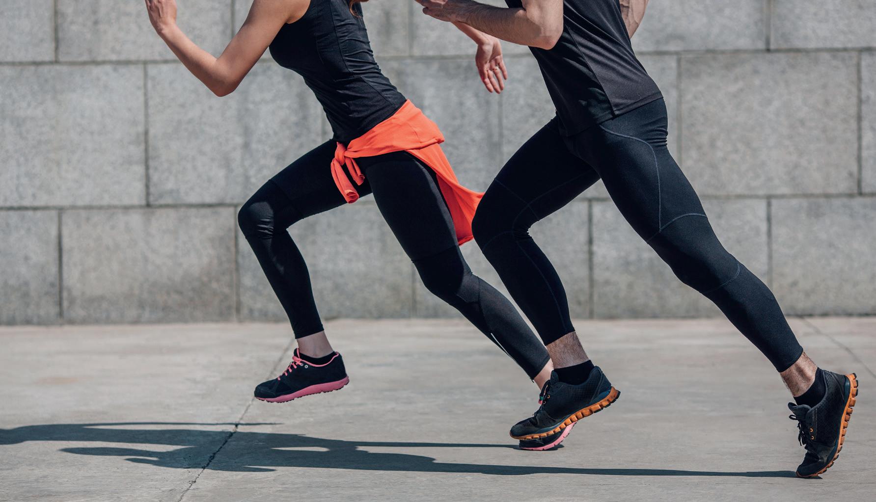 THE RUNNER'S EXPERT GUIDE TO STRETCHING PREVENT INJURY, BUILD STRENGTH