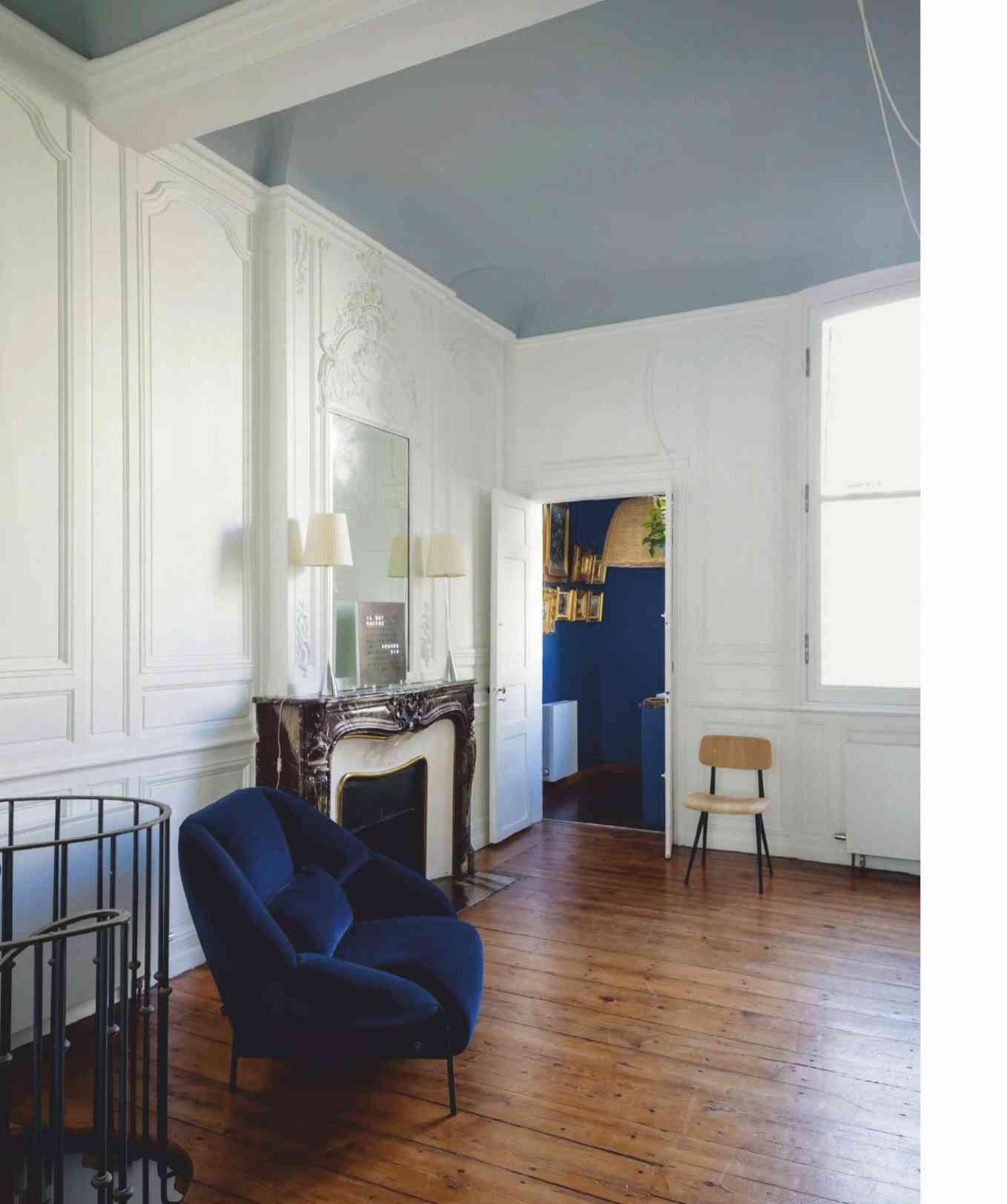 deslumbrante juego de azules y grises en un piso en Madrid, proyectado
