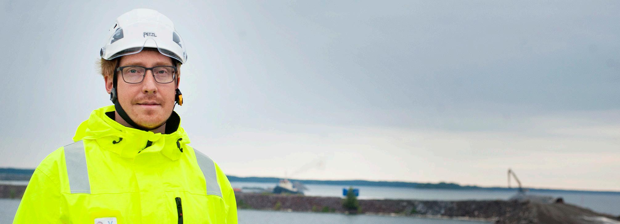 ETT UTMANANDE PROJEKT FÖR SPECIALISTERNA. För projektchef Seppo Paukkeri vid Farledsverket har Farledsverkets och Karleby Hamns samprojekt varit det mest utmanande och intressanta under hans karriär