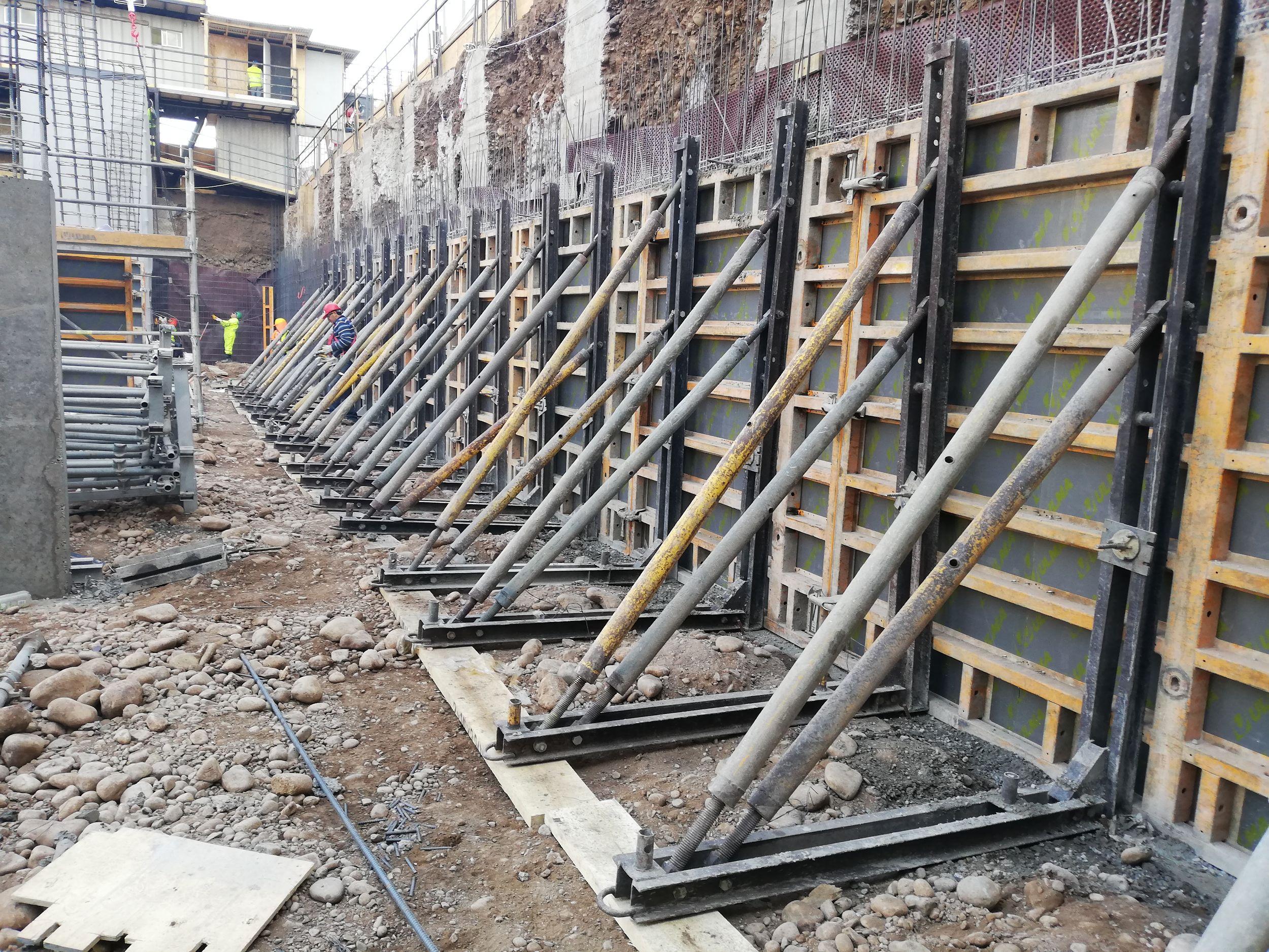 Encofrado de Muro a Una Cara: Técnicas y Beneficios en Construcción