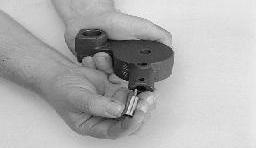 How to Assemble the Integral Oil Pump