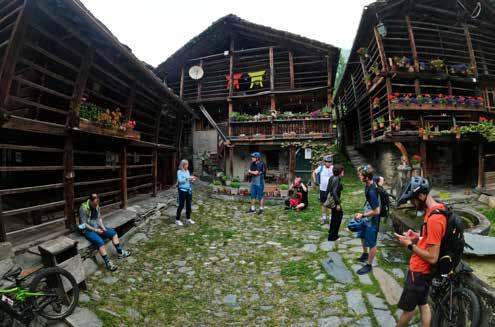 Cover for SCOPRENDO LA VALSESIA CON I PRODOTTI TLD