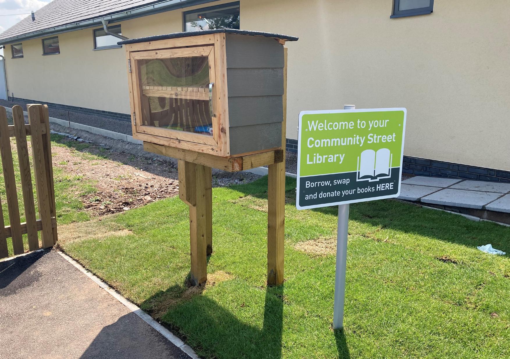 Cover for Apprentice joiners build street libraries