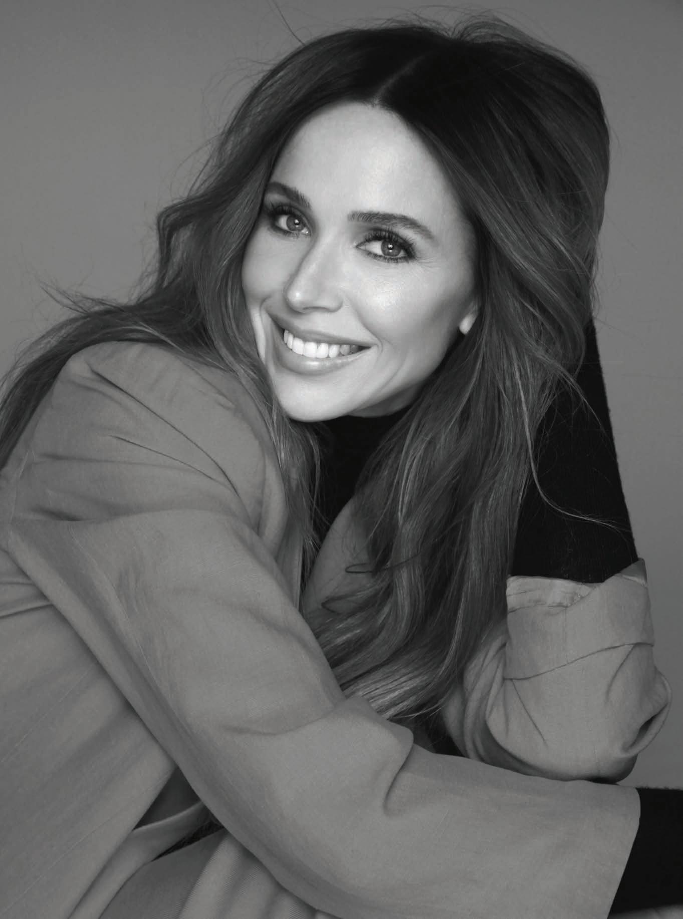 Cover for The Beauty Icon – Exclusive interview with celebrity makeup artist Mary Phillips