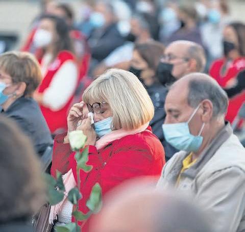 Cover for Per les víctimes de la covid