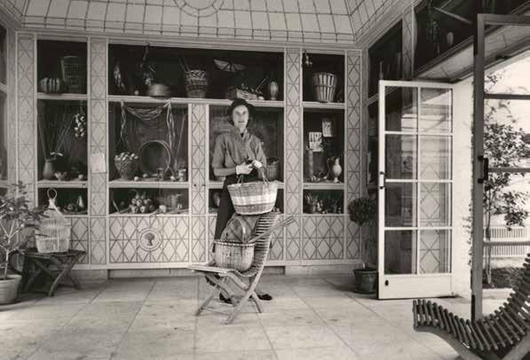 Cover for Bunny Mellon: Creating Gardens and a Library Legacy to Inspire and Educate