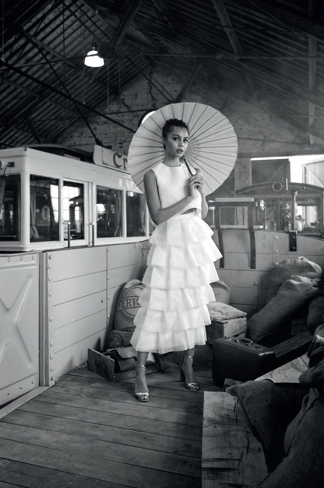 Sabrina aka Audrey Hepburn (Audrey Kathleen Ruston) door Kauli aka Christof  Kaul (2025) : Afdruk Giclée print op Papier - Singulart, image size:1055x1590