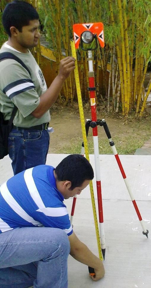 OPERACIÓN Y CALCULO DEL ÁREA DEL POLÍGONO