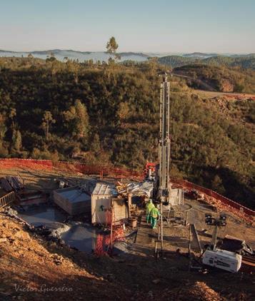 Cover for Mayor variedad de aplicaciones para grupos móviles