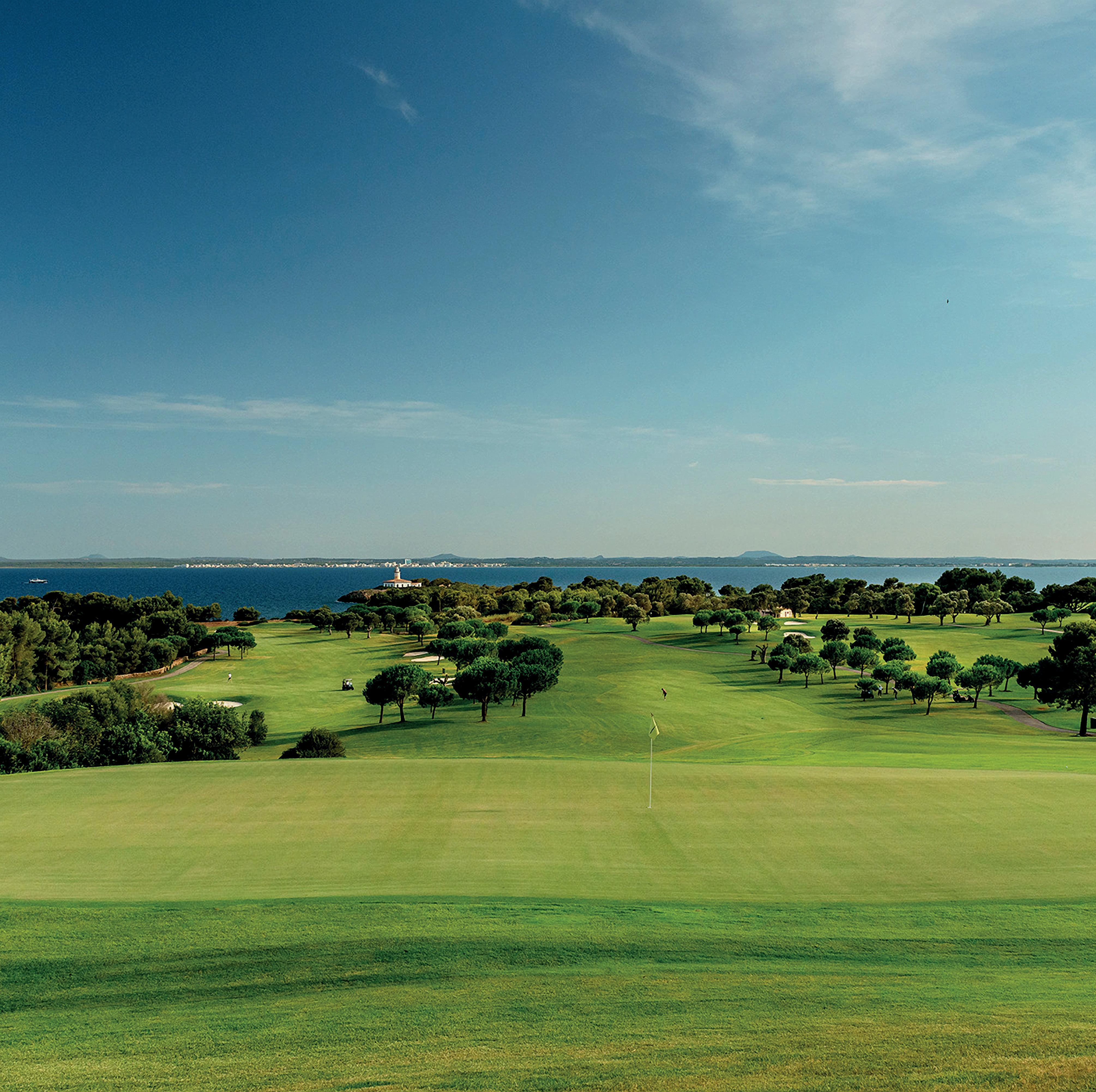 REAL CLUB DE GOLF EL PRAT OF BARCELONA KICKS THE SEASON OFF WITH