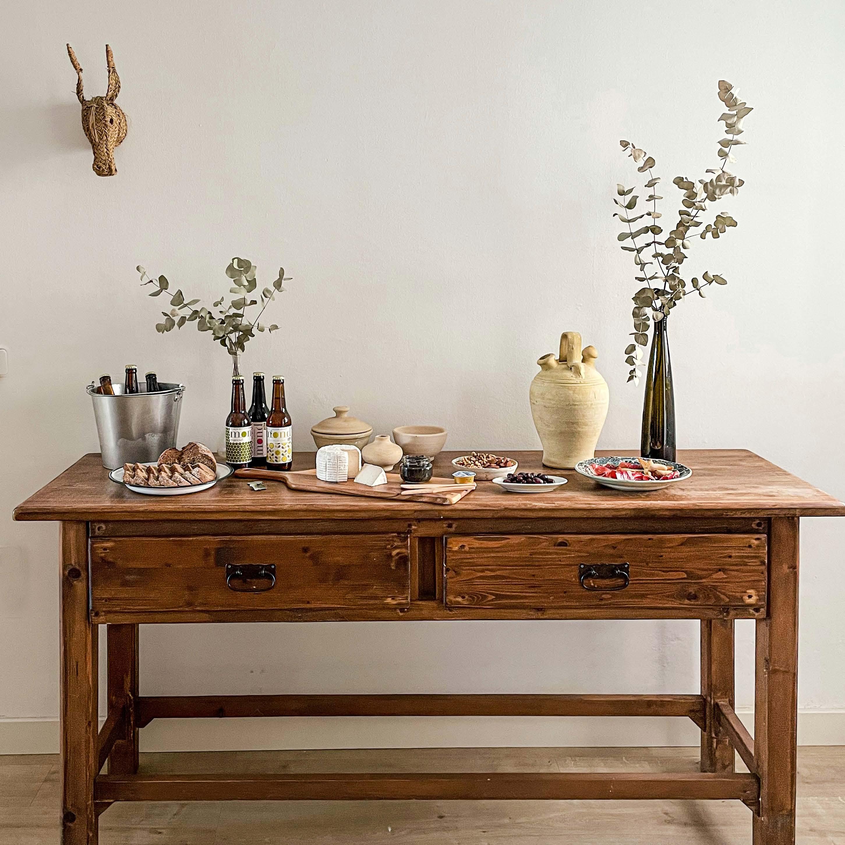 Catálogo mobiliario artesanal para salón comedor "Con hechura" by