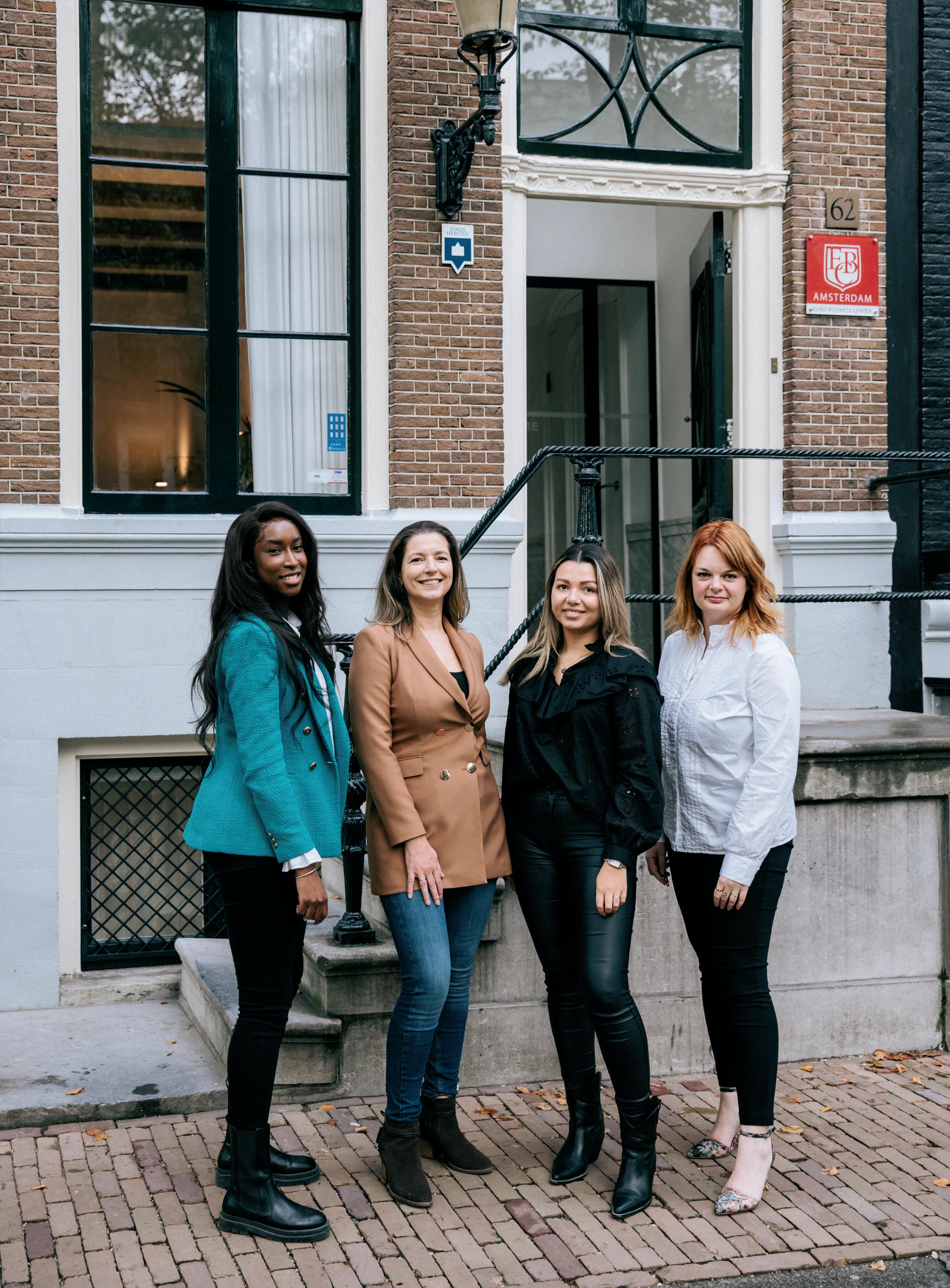 Cover for Mooi en rustig kantoor houden aan de Amsterdamse gracht? Het kan bij EBC! 