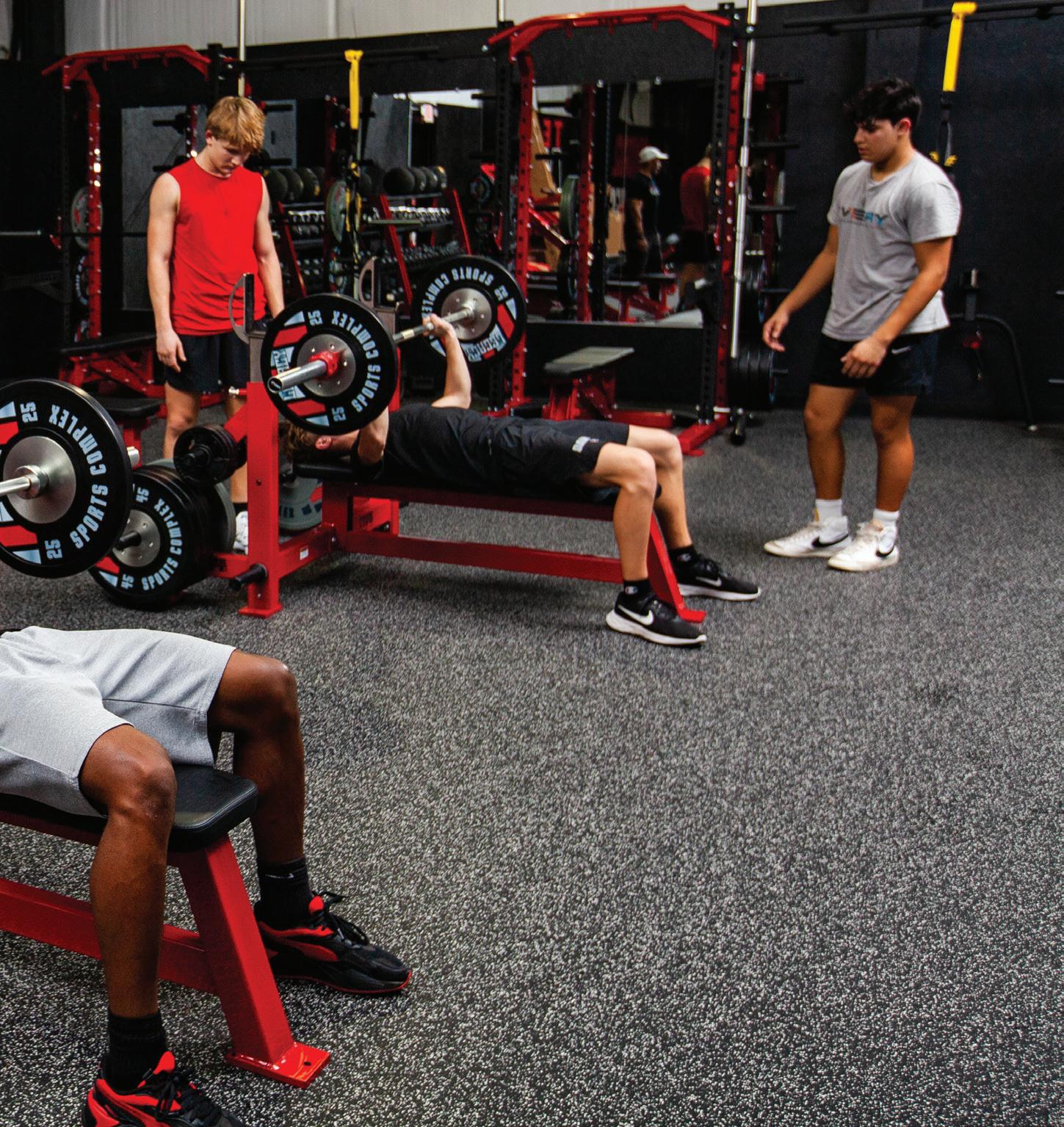 How to turn BODYBUILDER in BROOKHAVEN Gym *id codes for brookhaven ABS Muscles workout*