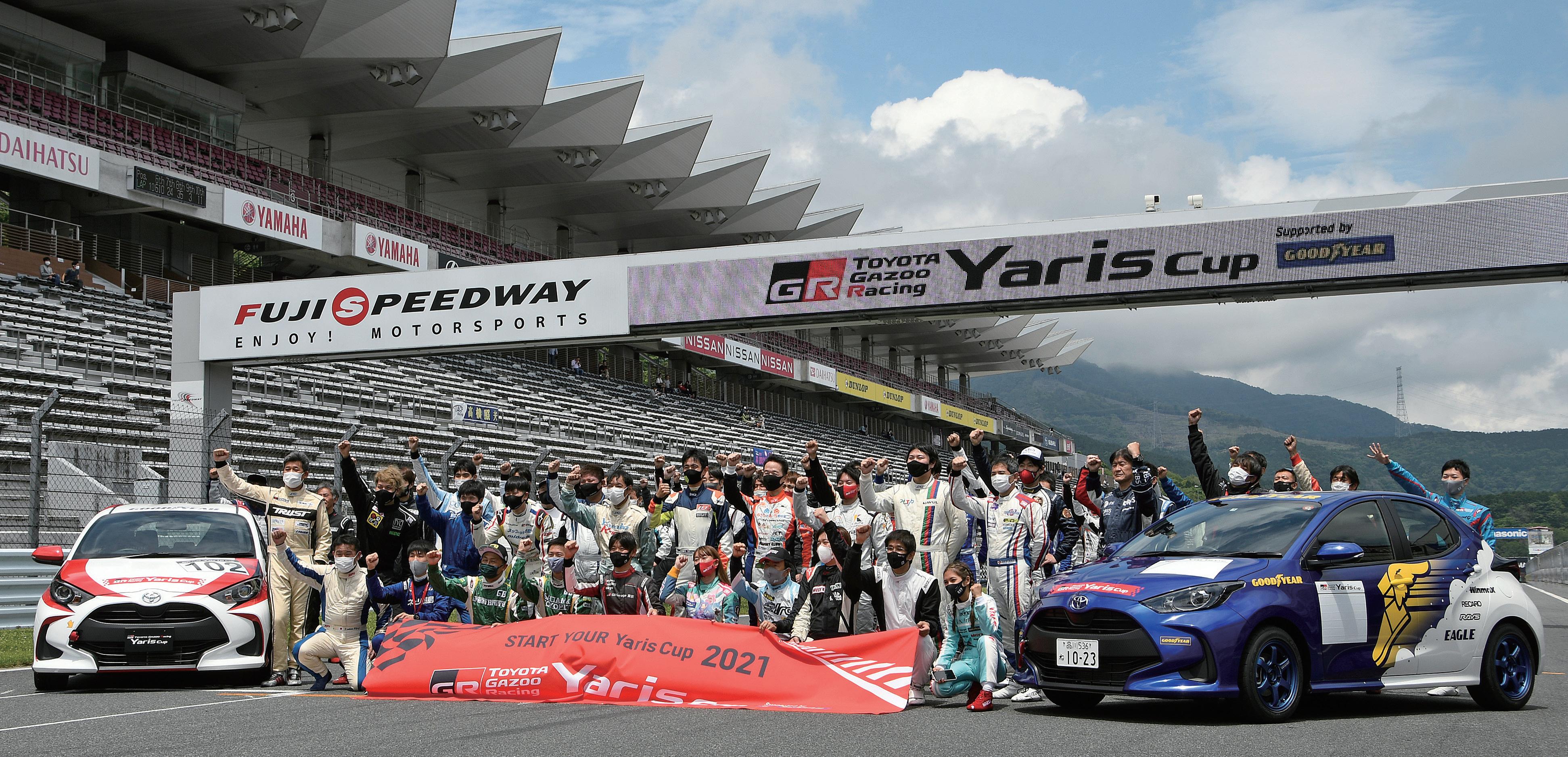 送料B★フィット1.5チャレンジカップ ゼッケンステッカー★GK5 GE8 GP5 GD3 JDM FIT3 VTEC RS サーキット 鈴鹿 もてぎ フィットチャレンジ 雨の鈴鹿サーキット練習GK5 フィット1.5チャレンジカップ | ゼロ