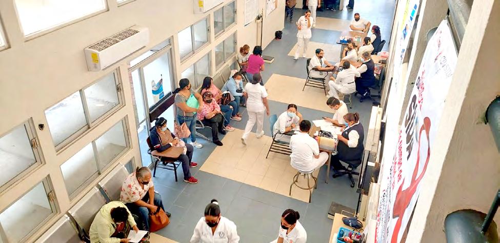 Cover for Denuncian falta de atención y medicamentos en el Hospital Civil