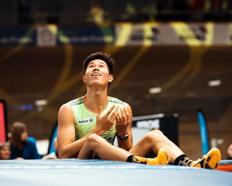 Cover for Obiena places 2nd in Berlin as Duplantis sets meet record