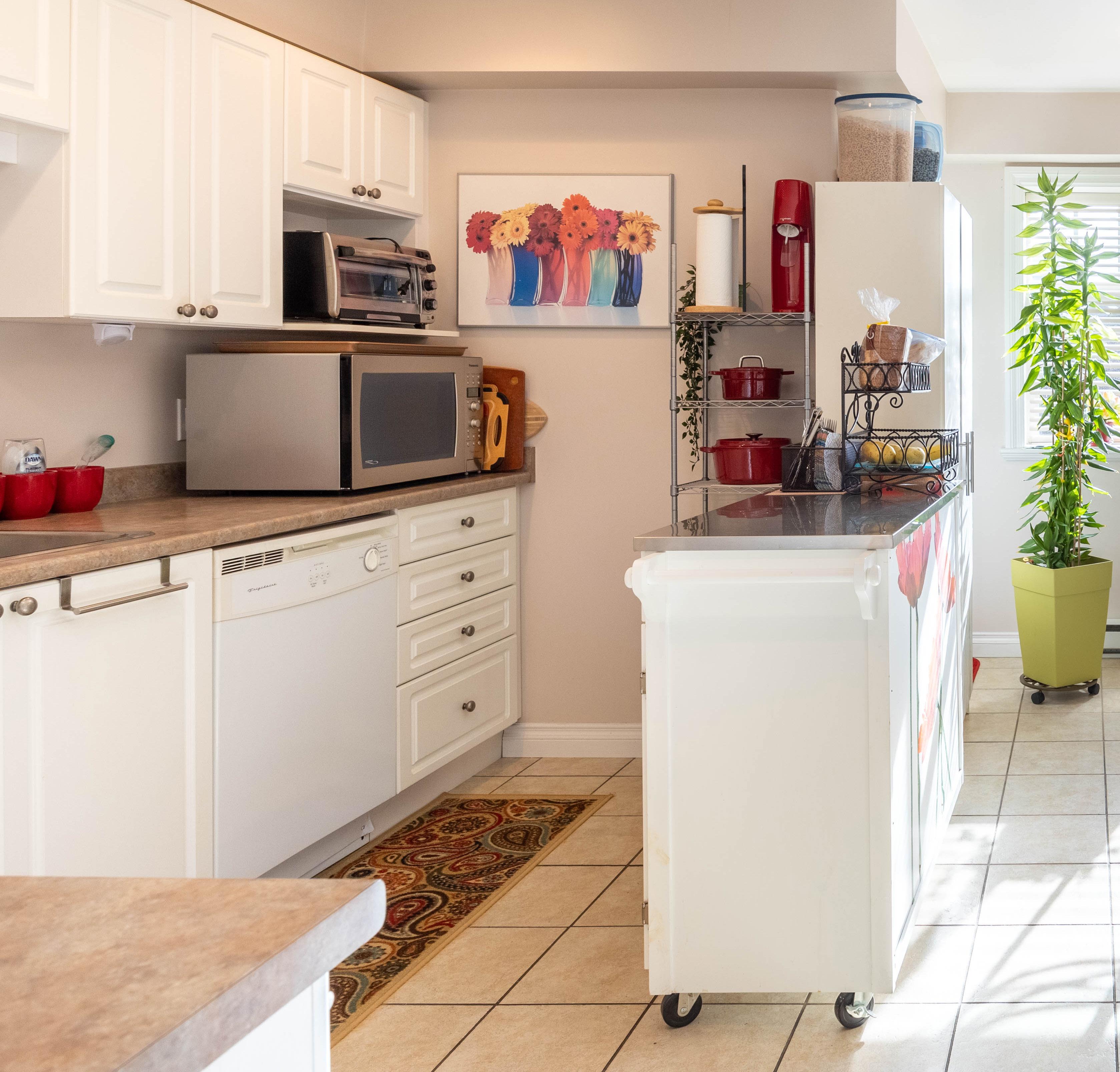 Brochure 1012318 James White Blvd by Holmes Realty Ltd. Issuu