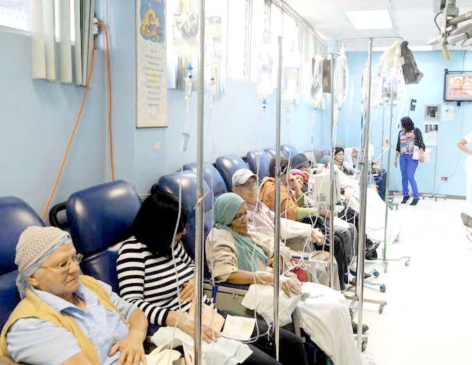 Cover for Protestan por falta de medicamentos