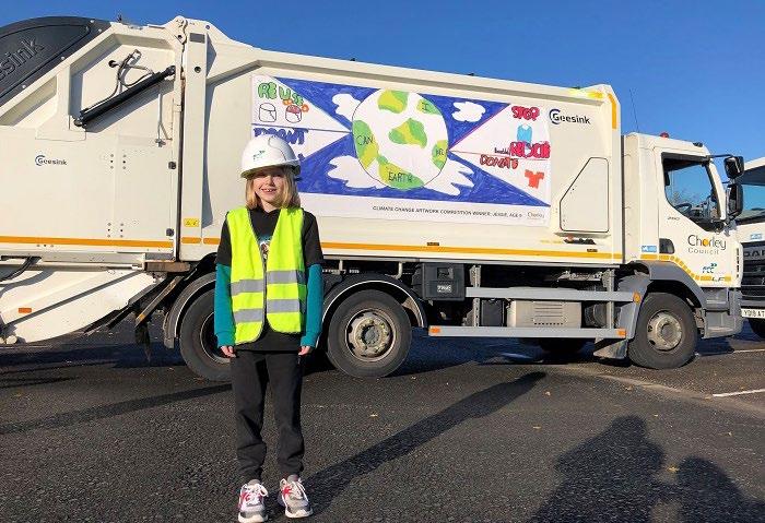 Jóvenes artistas ven sus diseños ganadores en los camiones de recogida de residuos del Consejo de Chorley (Reino Unido)