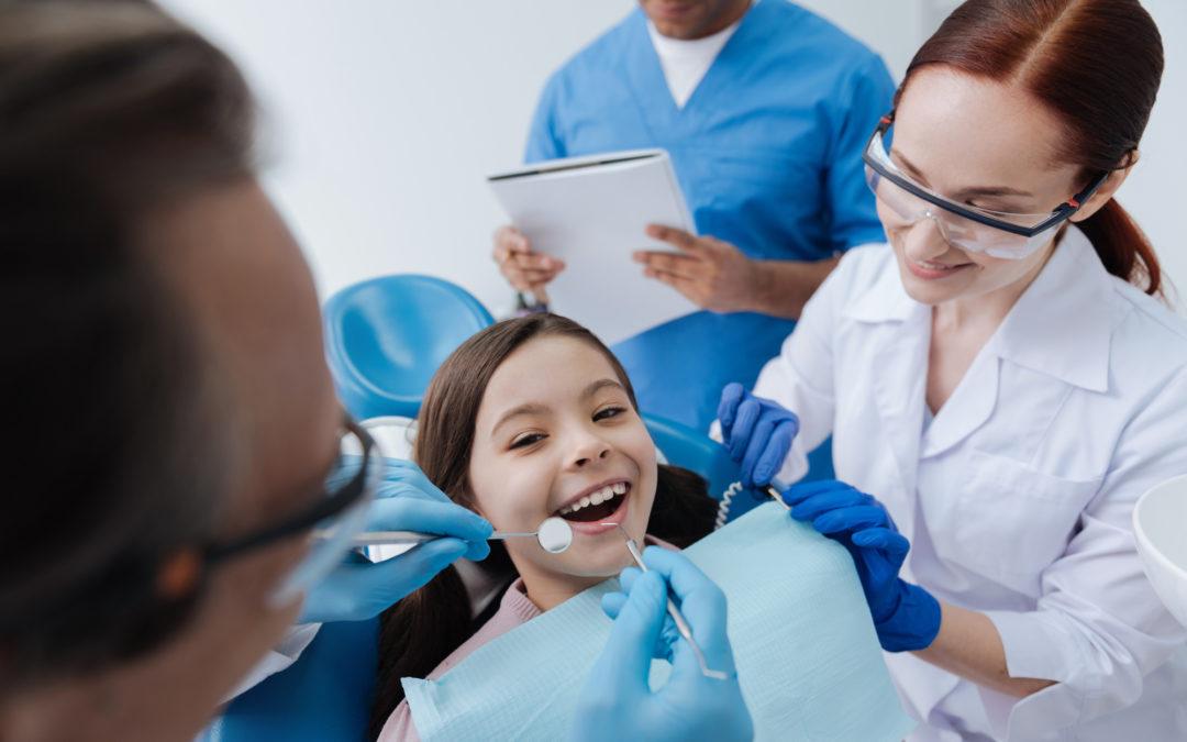How to Choose the Right Dental Practice in Cardiff for Your Family's