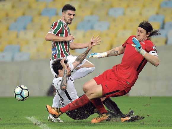 Corinthians surpreende e goleia Fluminense – Agora Laguna