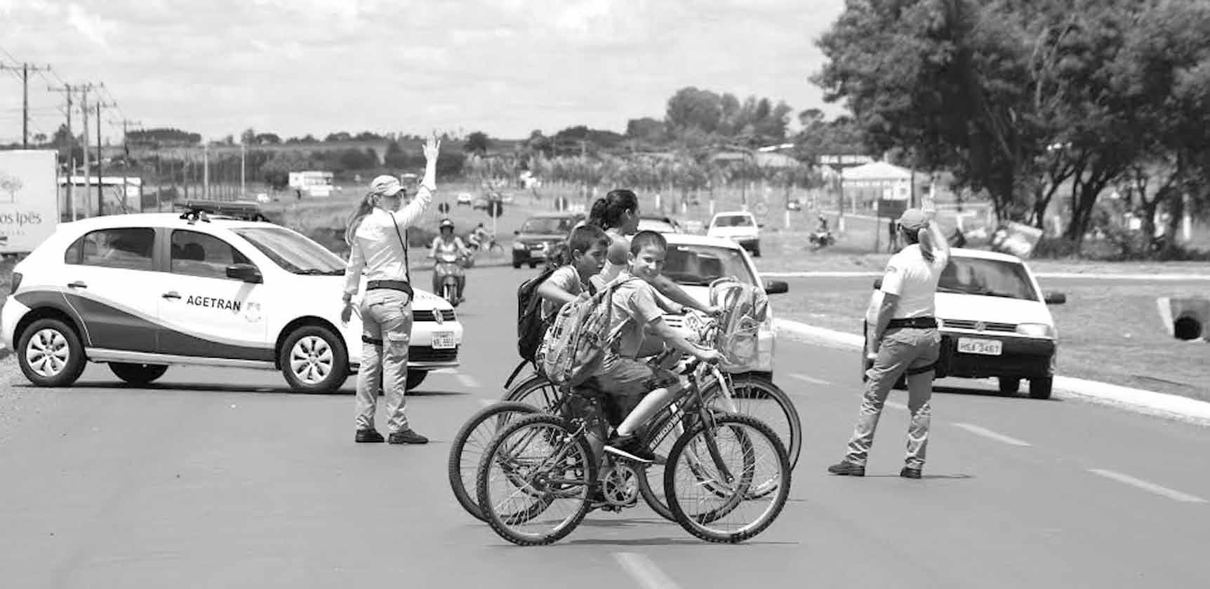 Sobre uma roda da bicicleta, douradense compartilha desafios do grau nas  redes sociais - Dourados News