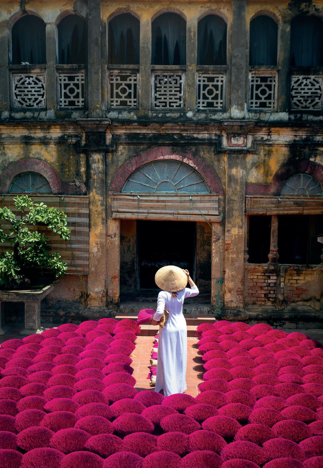 Smithsonian Journeys Travel Catalog (Mar. 2023) by