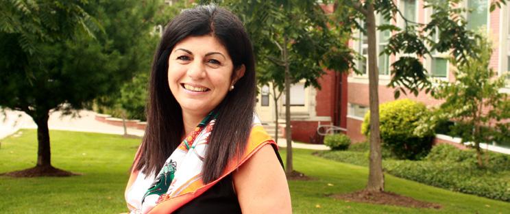 Cover for ENTRETIEN AVEC MIRNA HAFEZ-FARAH