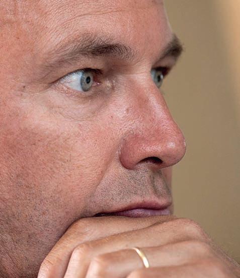 Cover for In 2014, around the world with solar energy