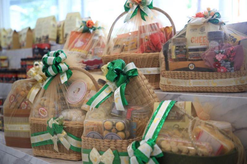 085624371576, Parcel kue kering kastangel di Bandung, Parcel kue kering ina  cookies by Ivan Ml 2 - Issuu