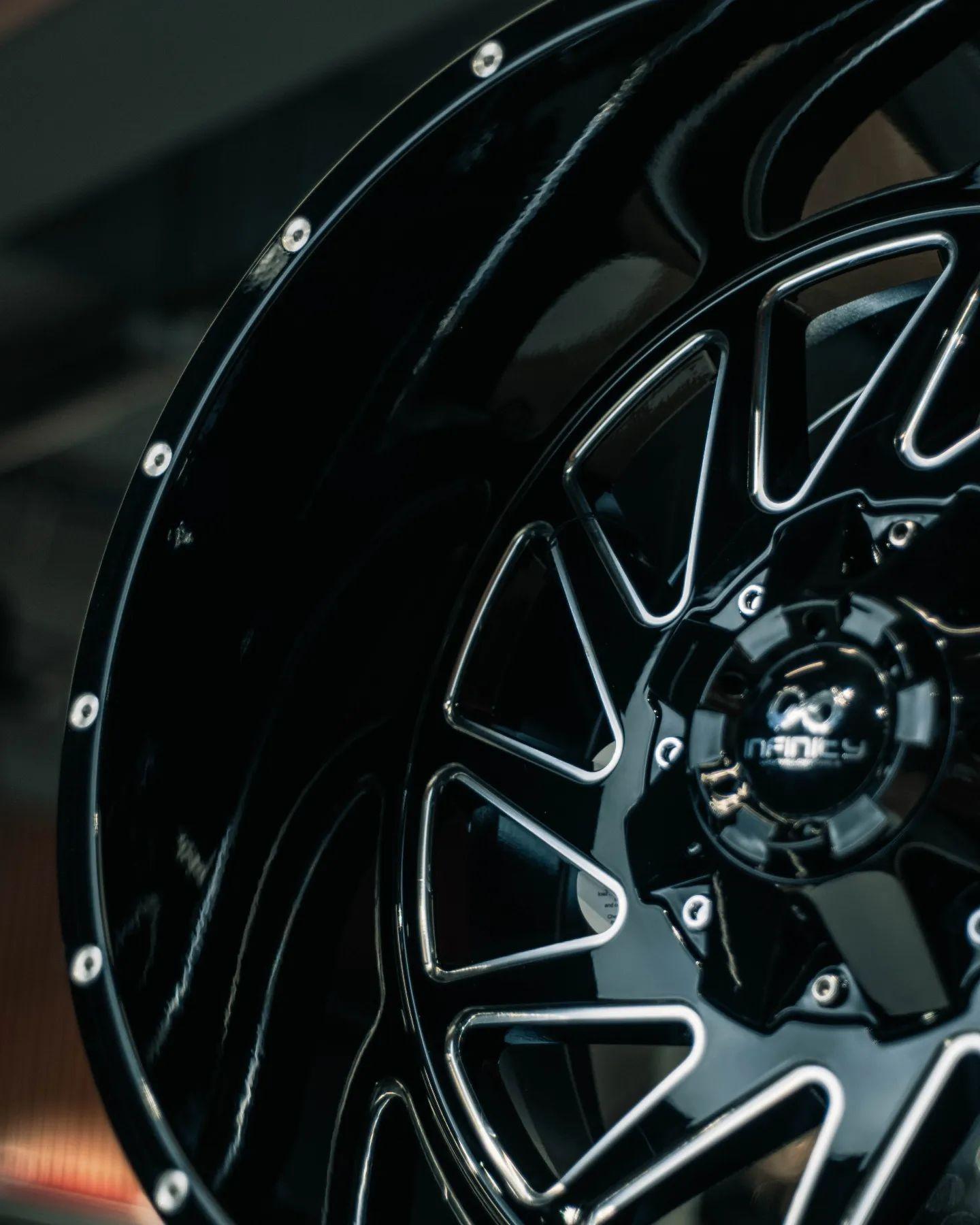 Spoked Wheels vs Alloy Wheels Which is better? by Autos Issuu