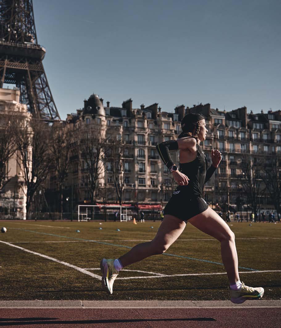 Exercice De Marche Sur Le Tapis Roulant Avec Des écouteurs Sur écouter De  La Musique Tout En Faisant De L'exercice Se Détendre De L'exercice Marcher  Et Courir Pour La Santé