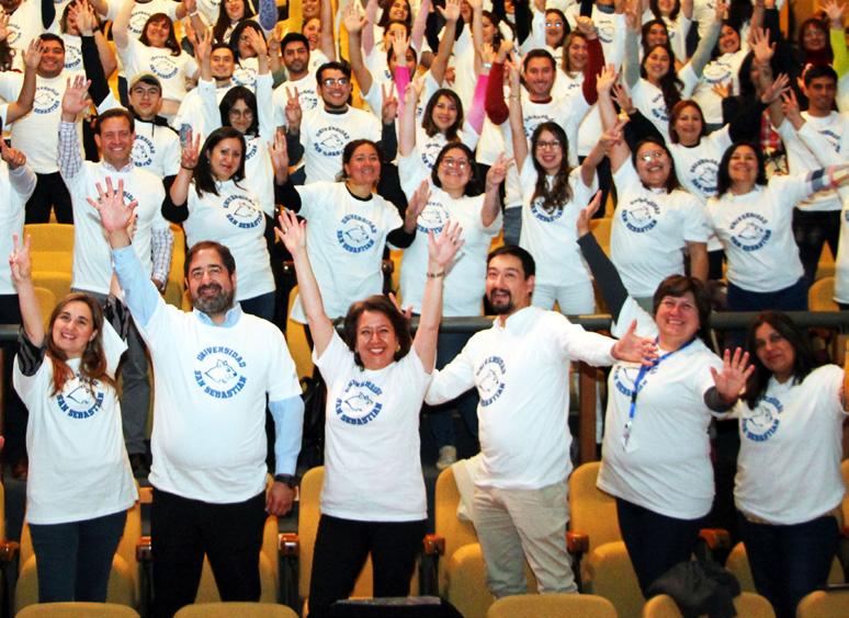 Cover for Advance USS da la bienvenida a más de 2.500 estudiantes