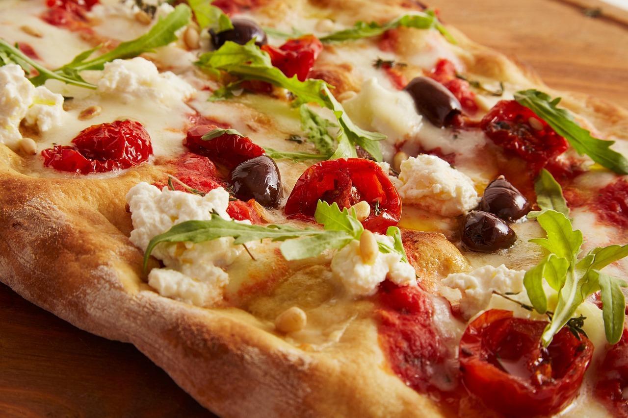 Rawalpindi’s New Favorite Crown Crust Pizza by Crispy Crust Issuu