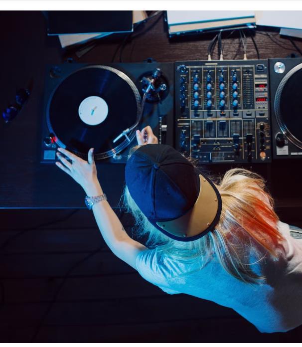 The Impact of DJ Players on Electronic Dance Music Culture by Selectdj