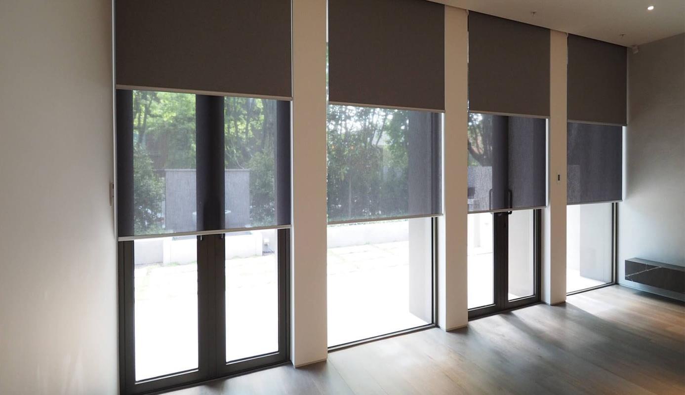 Install Top Roller Blinds in Melbourne to Maintain Privacy & Indoor