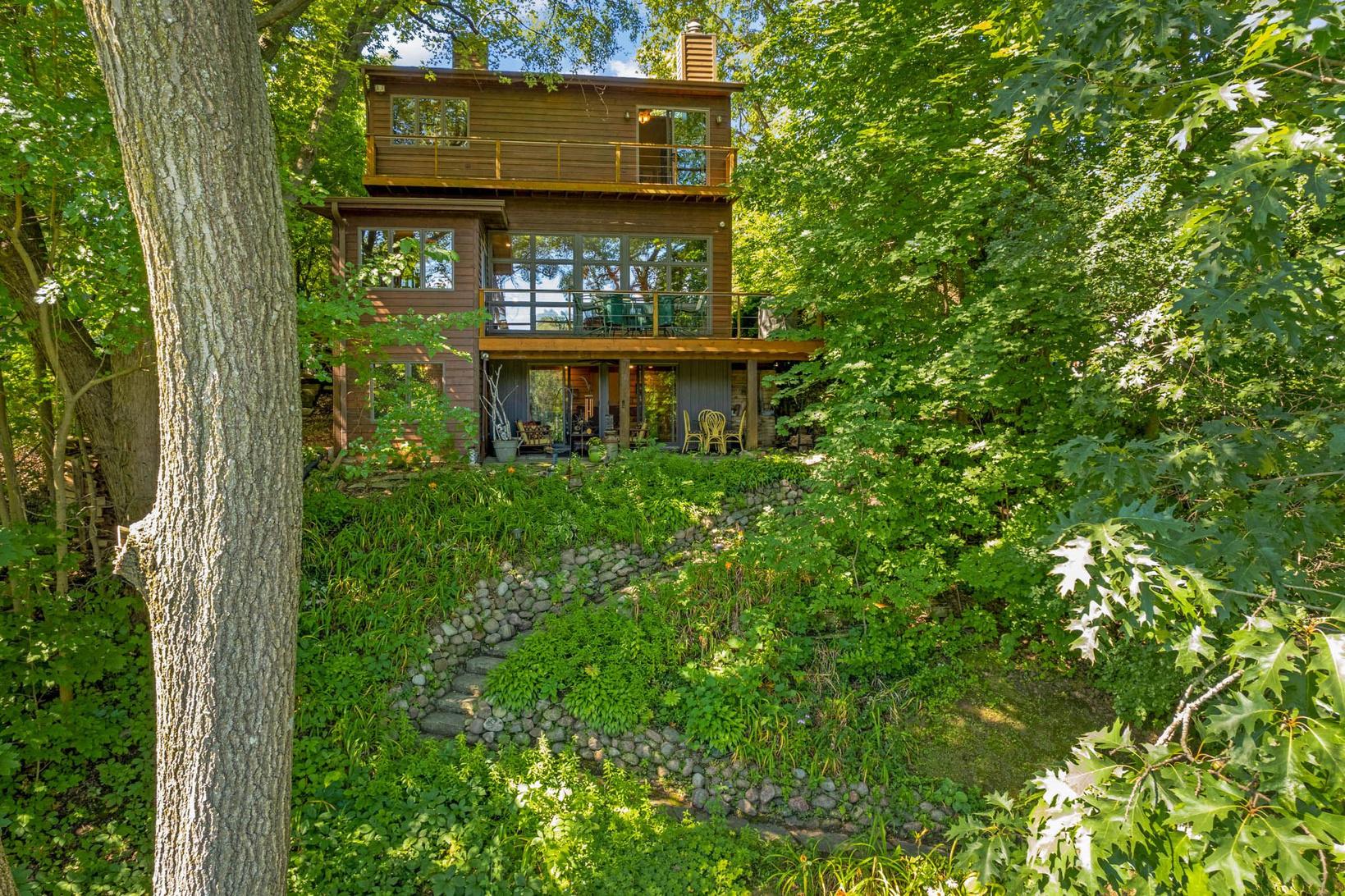 Gallagher Lake Country Real Estate MidRange Sold Brochure by