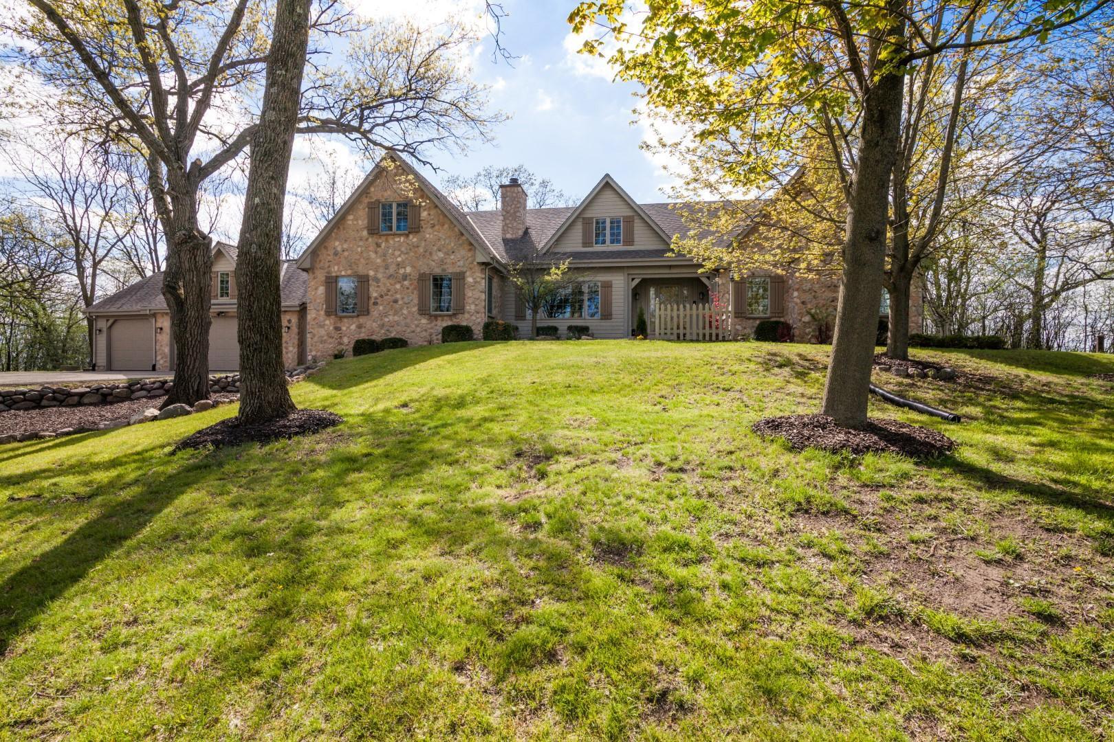 Gallagher Lake Country Real Estate MidRange Sold Brochure by