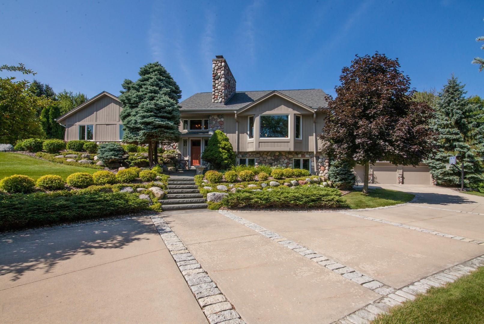 Gallagher Lake Country Real Estate MidRange Sold Brochure by