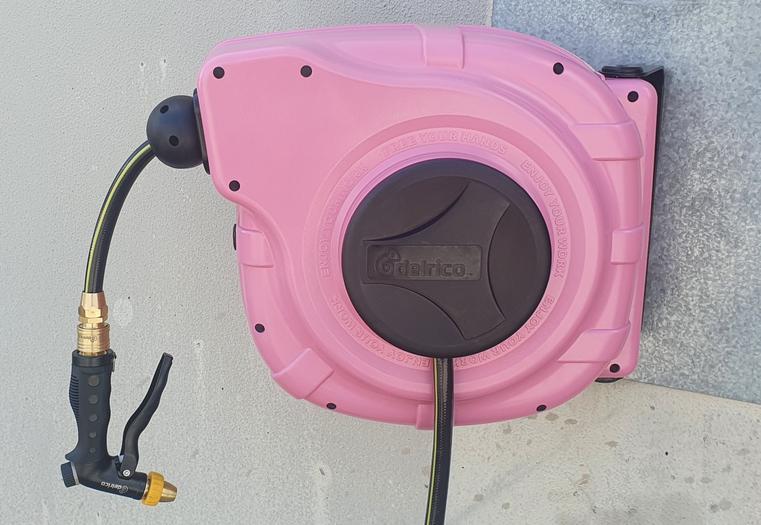 How a Retractable Hose Pipe Can Save You Time and Effort in Your Garden