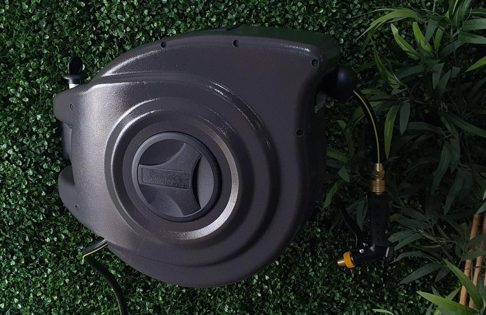How a Retractable Hose Pipe Can Save You Time and Effort in Your Garden