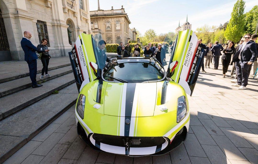 Cover for La supercar “driverless” scalda i motori in Italia