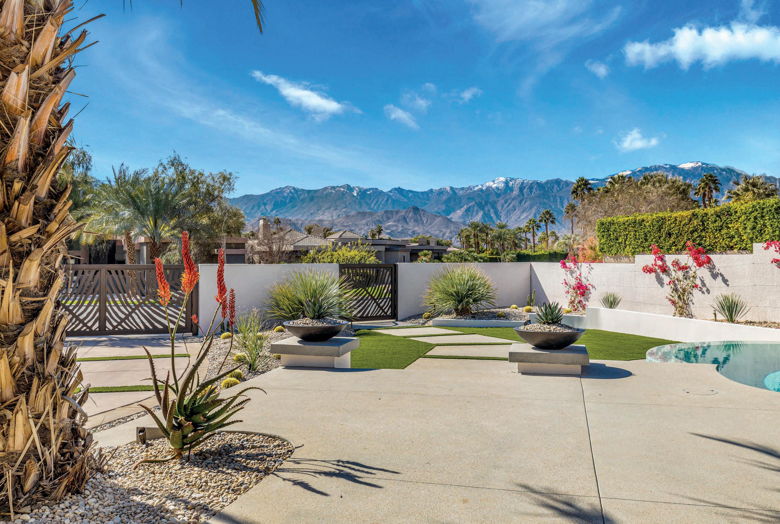 Twilight at El Paseo, El Paseo Gardens Palm Desert, Califor…