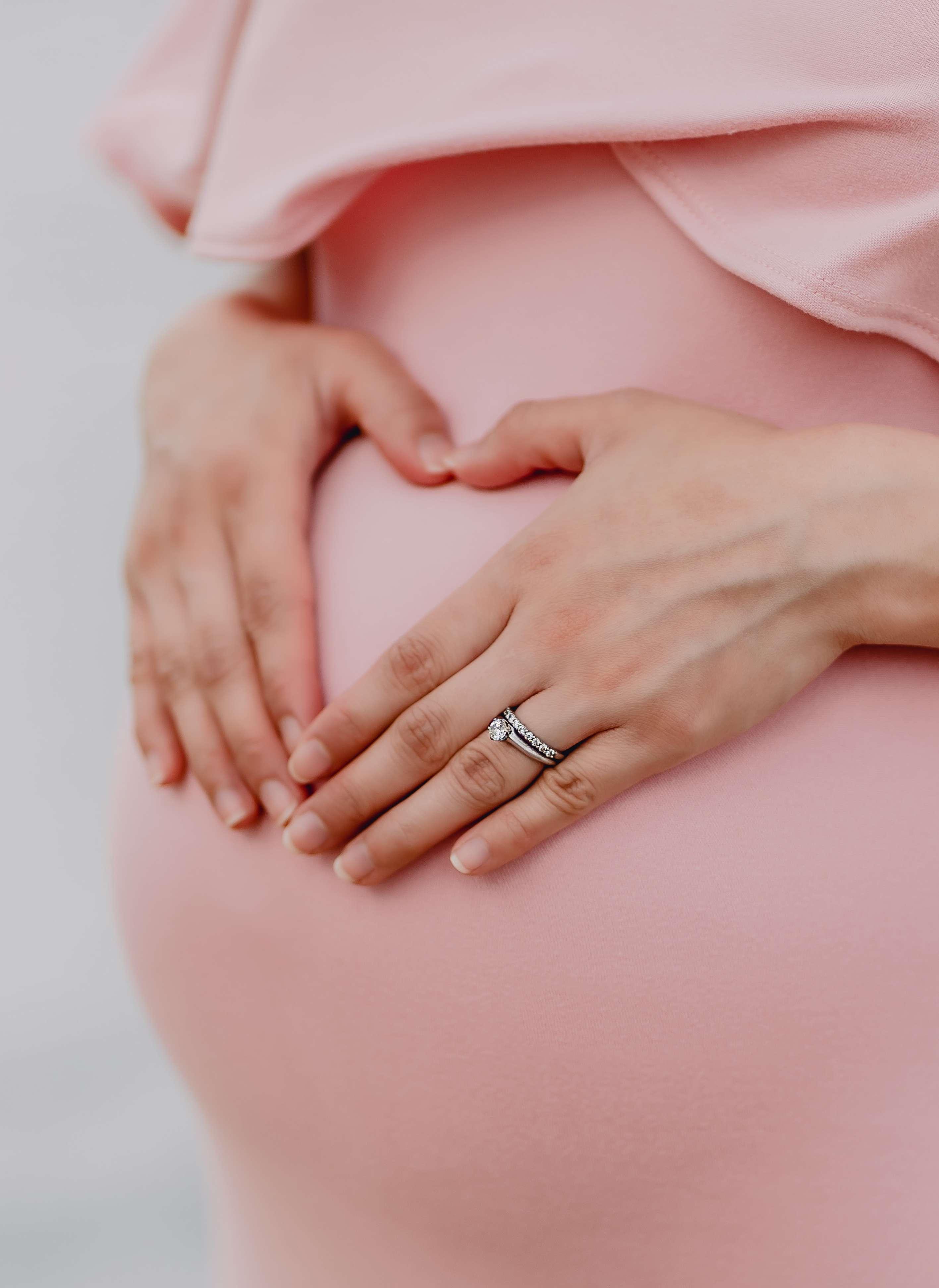 Cover for BENEFICIOS DE LA EN EL EMBARAZO quiropráctica