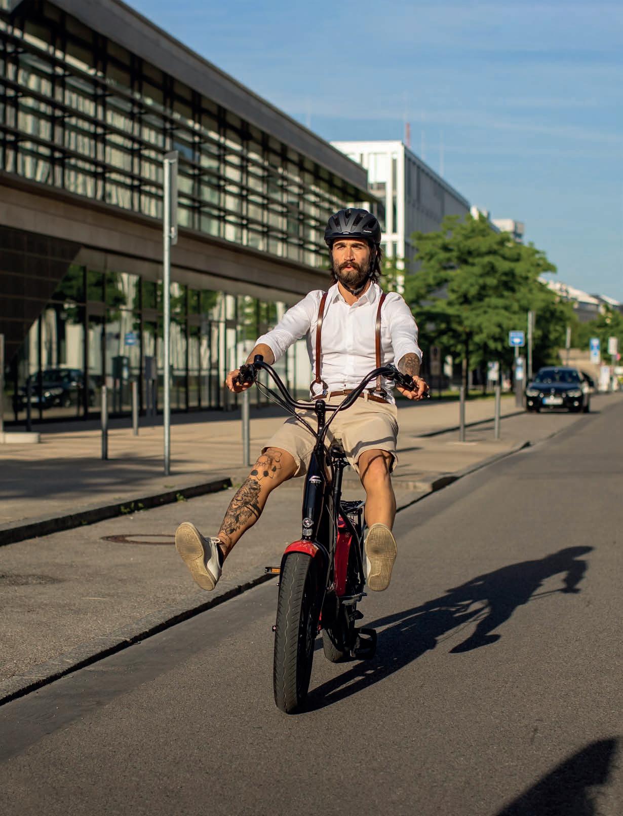 New smart bike warns cyclists of oncoming obstacles with a buzz