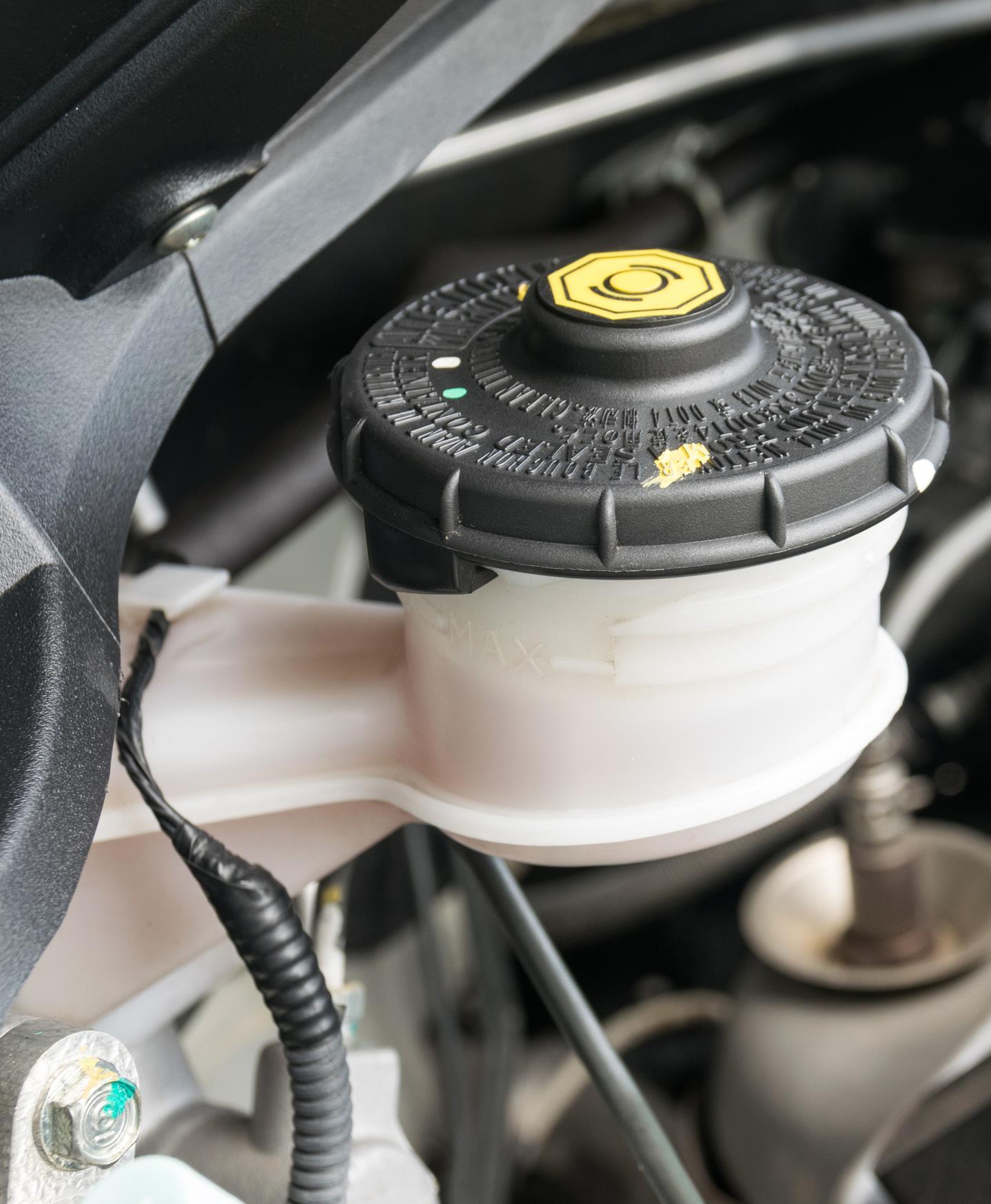 5 Signs Your Porsche's Clutch Slave Cylinder Is Broken by Iconic