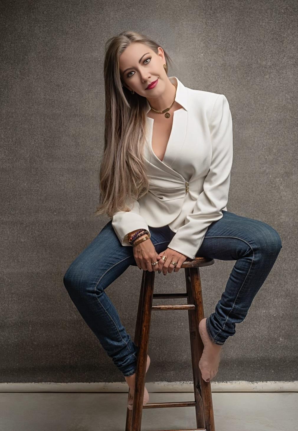 Business Woman | Kristen Medina | Edición Especial | CP Magazine by CP