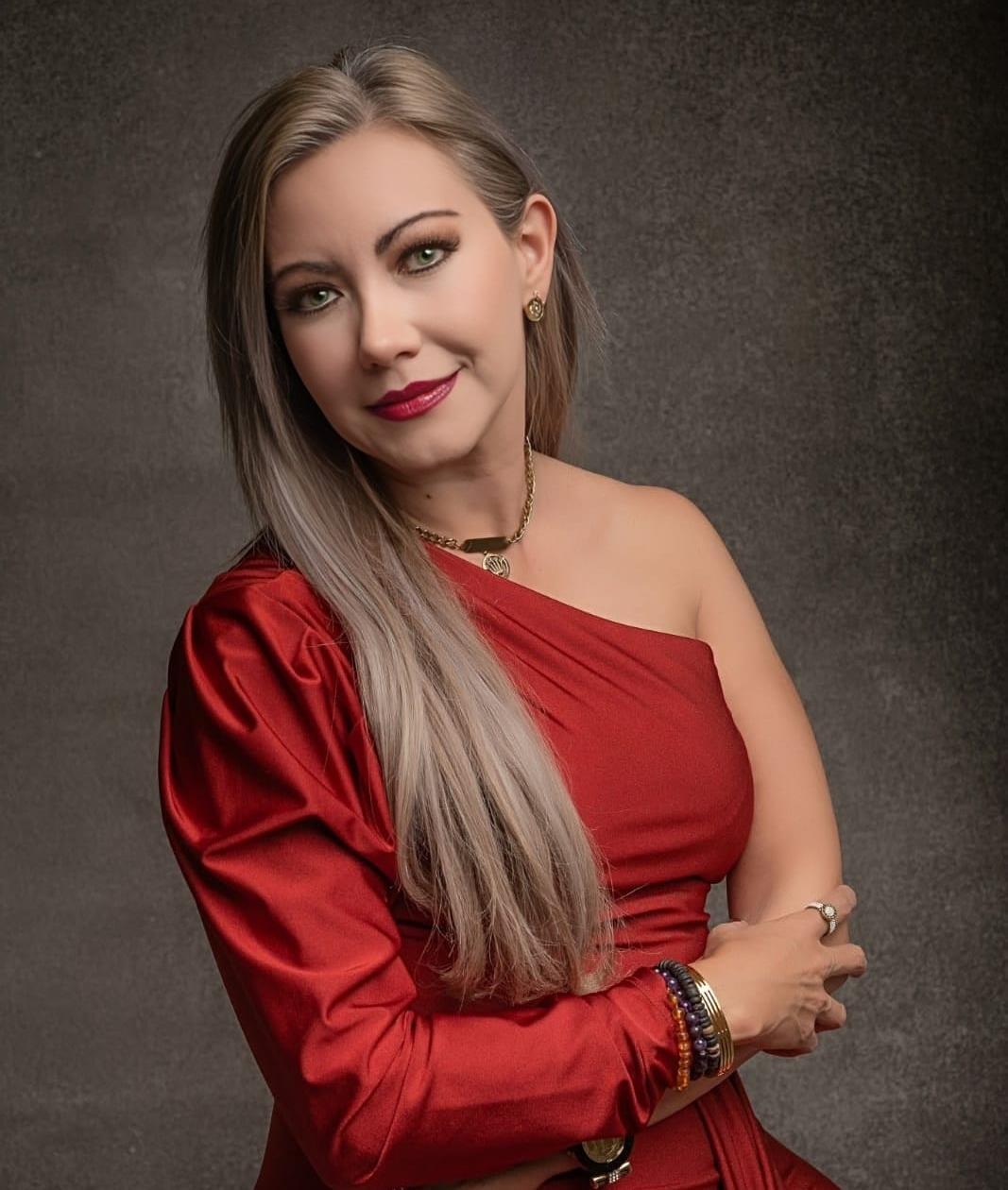 Business Woman | Kristen Medina | Edición Especial | CP Magazine by  Magazine & Business Woman - Issuu