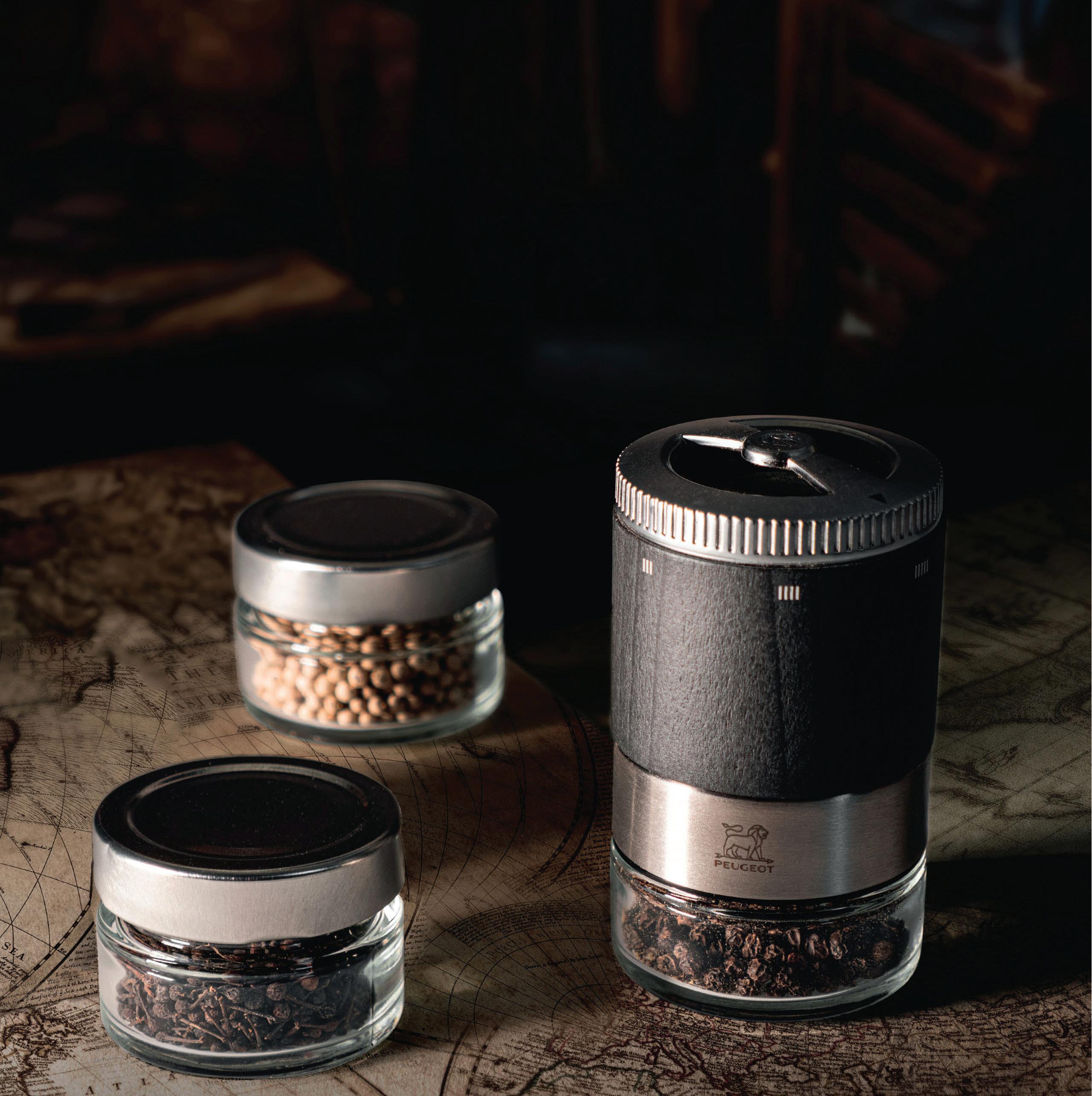 Peugeot Maestro Pepper Mill with 3 Pepper Varieties Gift Set