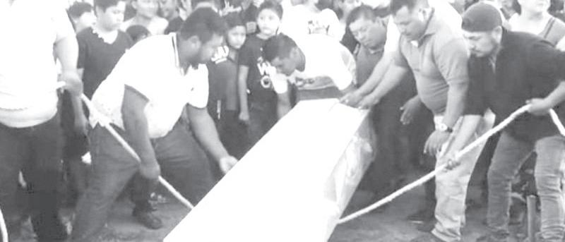 Cover for Matan a balazos a jovencito que cuidaba a sus hermanitos en Oaxaca